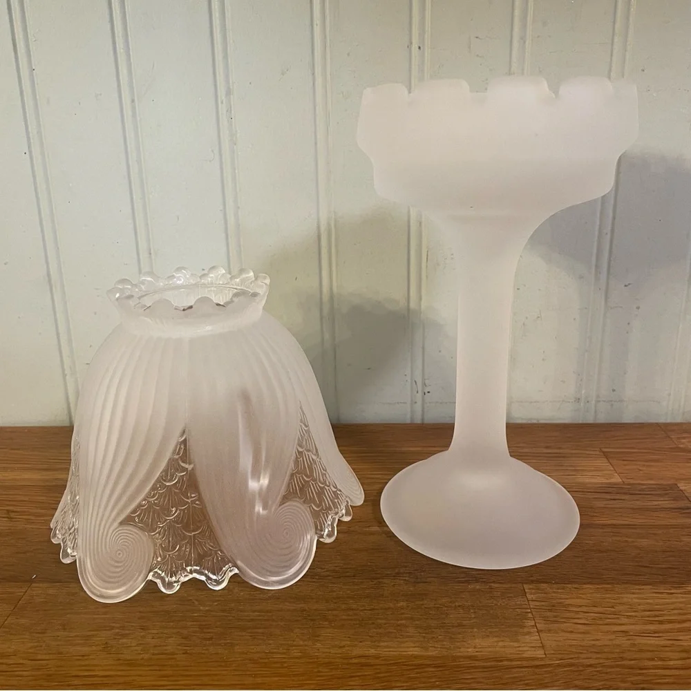 SOLD PartyLite Vintage Clairmont Frosted Glass Tealight Candle Holder Lamp - Picture 3 of 7